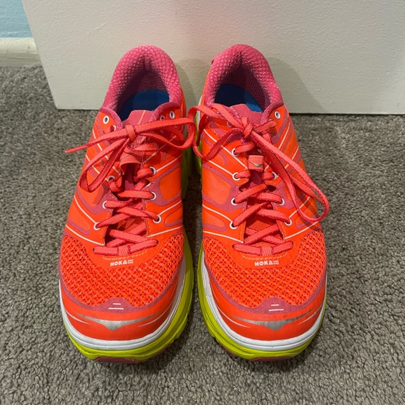 Hokas - Picture 4 of 8